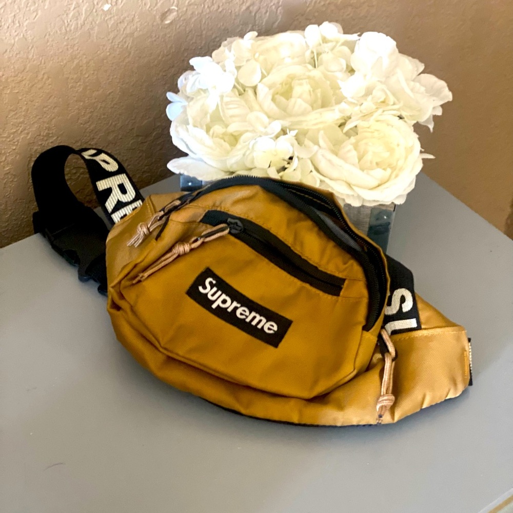 Supreme Fanny/ Crossbody bag